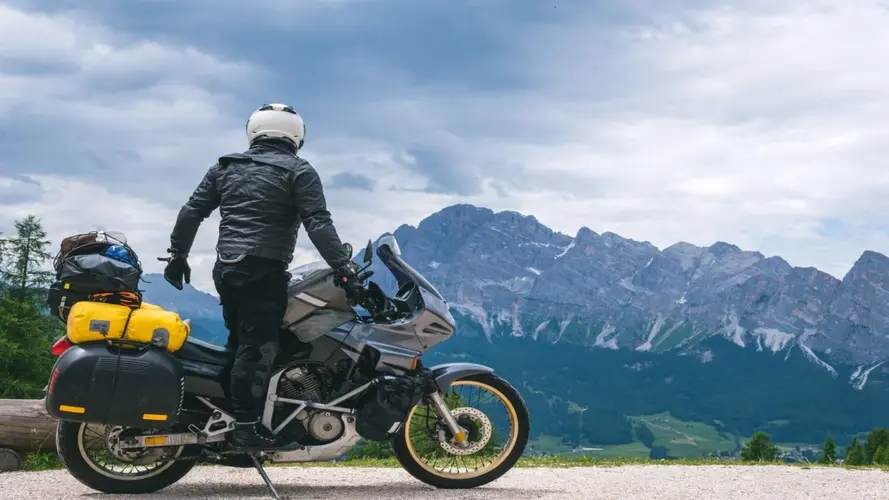 Image - Météores Tour à moto