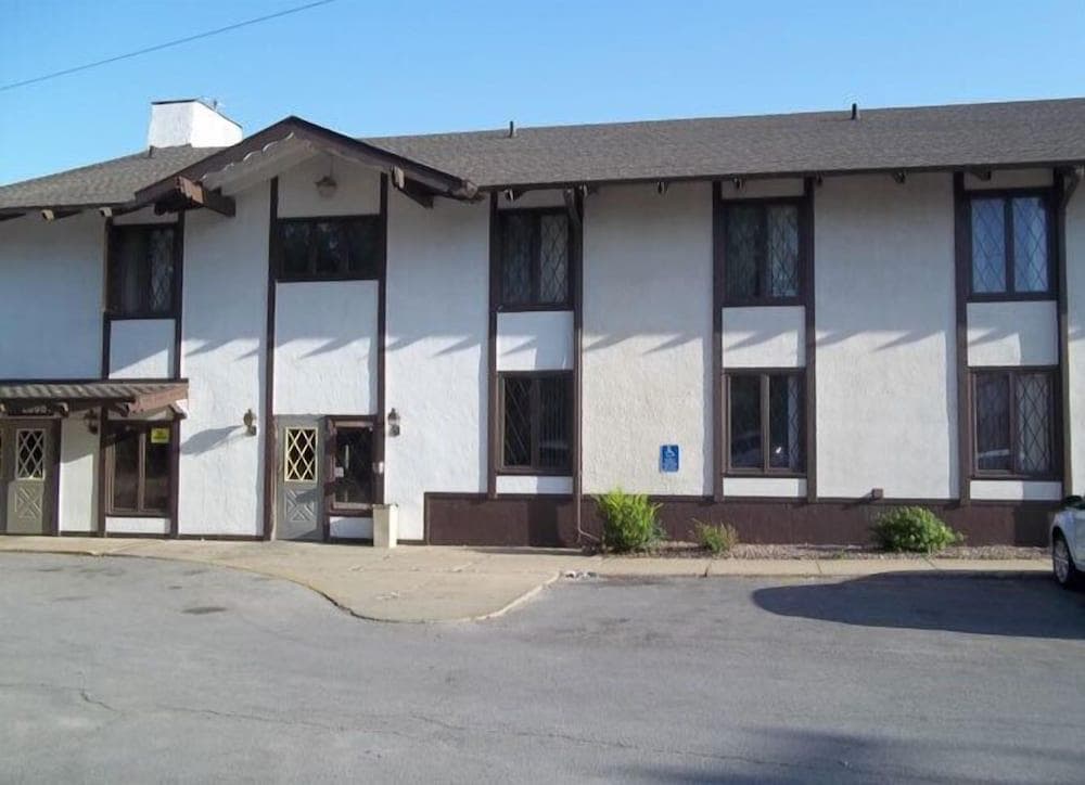 Budget Inn & Suites