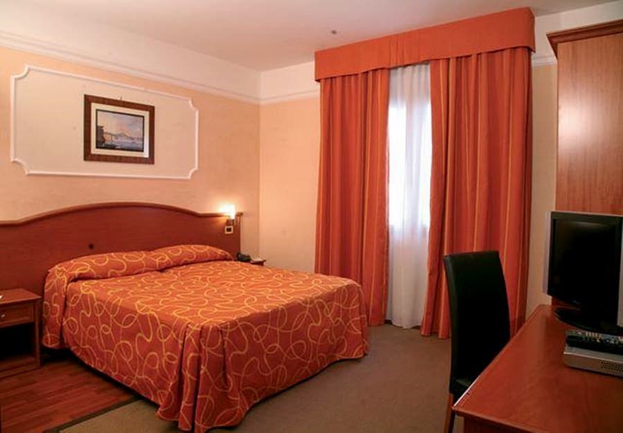 GOLD HOTEL