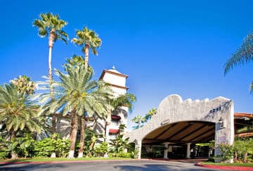 Vanllee Hotel and Suites
