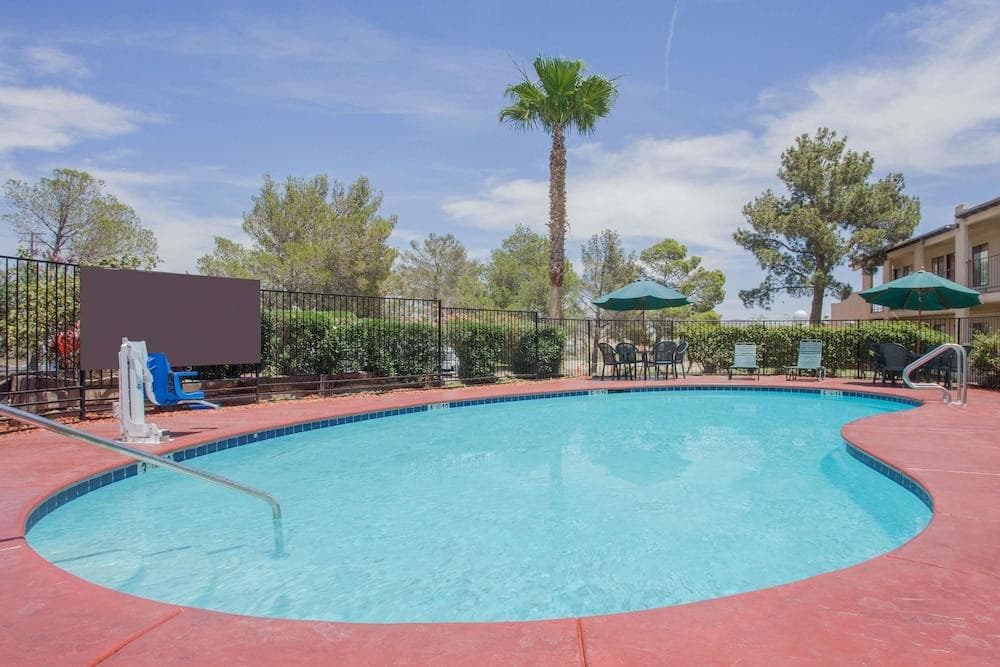 SUPER 8 BY WYNDHAM BARSTOW