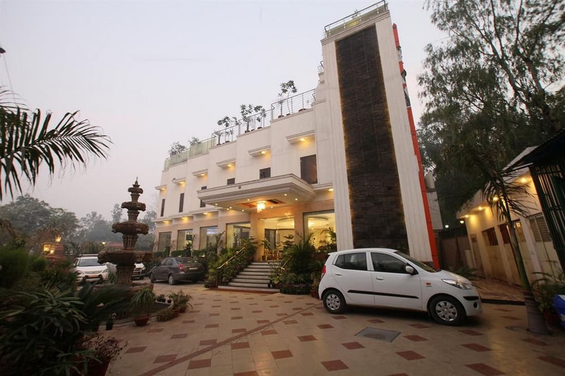 Aryans Taj Resort, Agra