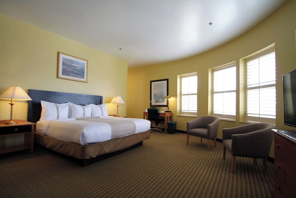 Crockett Hotel