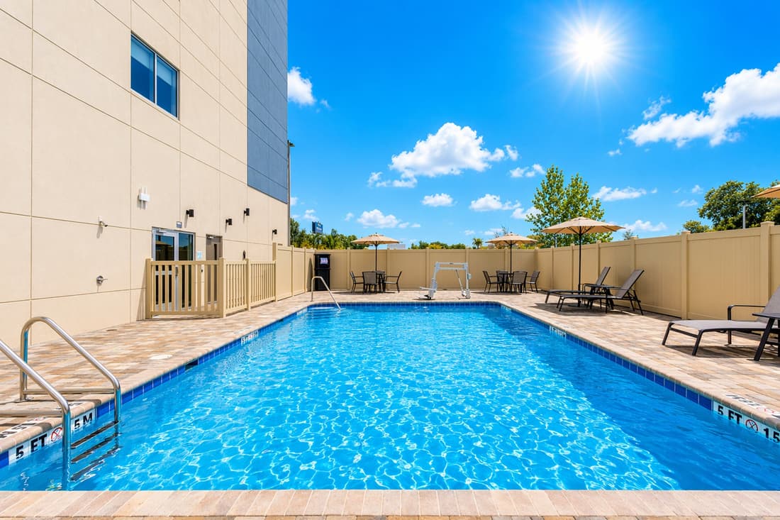Holiday Inn Express & Suites Tampa Stadium – Airport Area by IHG