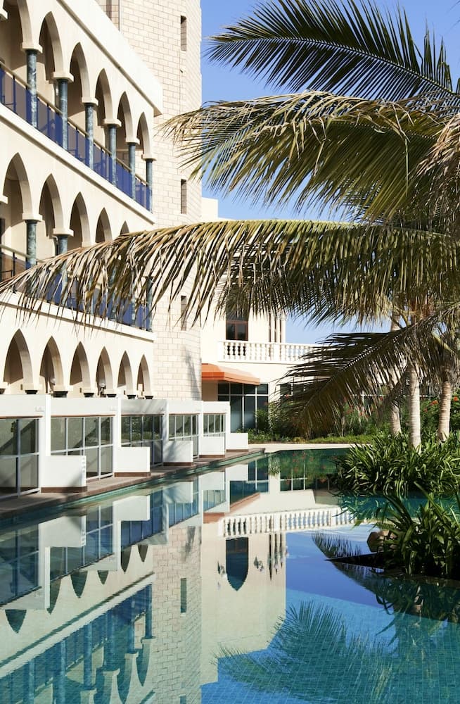 Al Bustan Palace, a Ritz-Carlton Hotel