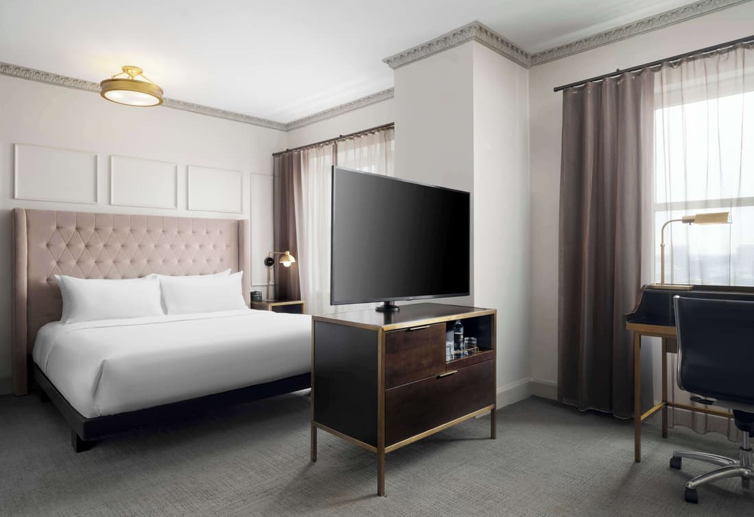 Hotel Phillips Kansas City Curio Collection by Hilton