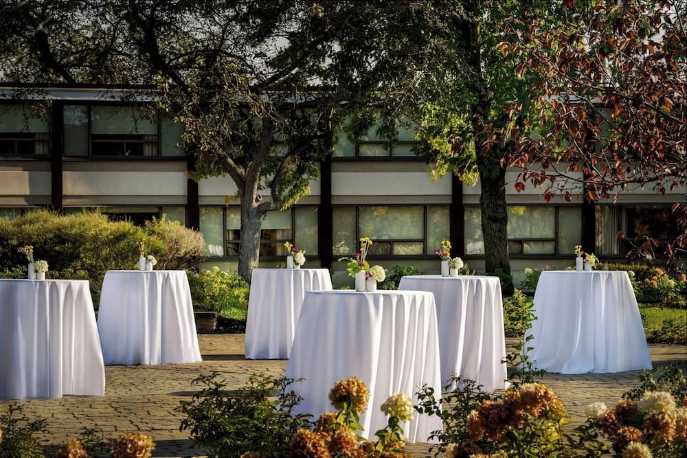 Sheraton Montreal Airport Hotel