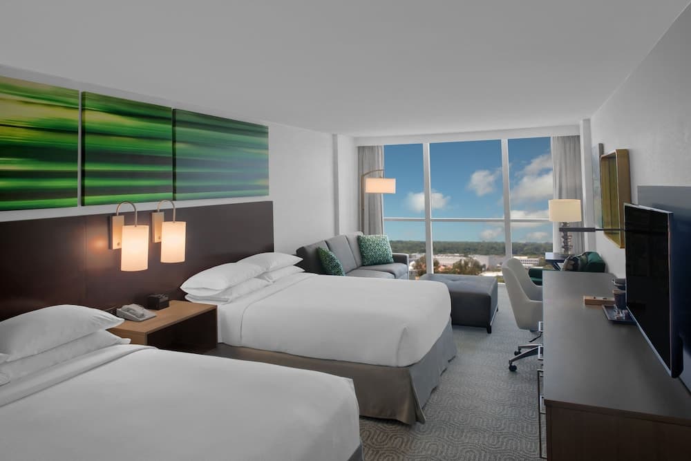 DoubleTree by Hilton at the Entrance to Universal Orlando