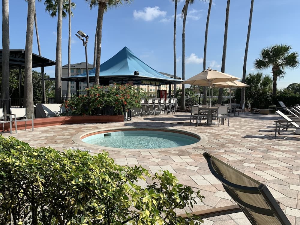 DoubleTree by Hilton at the Entrance to Universal Orlando