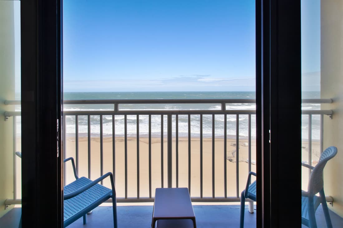 Holiday Inn Express & Suites VA Beach Oceanfront by IHG
