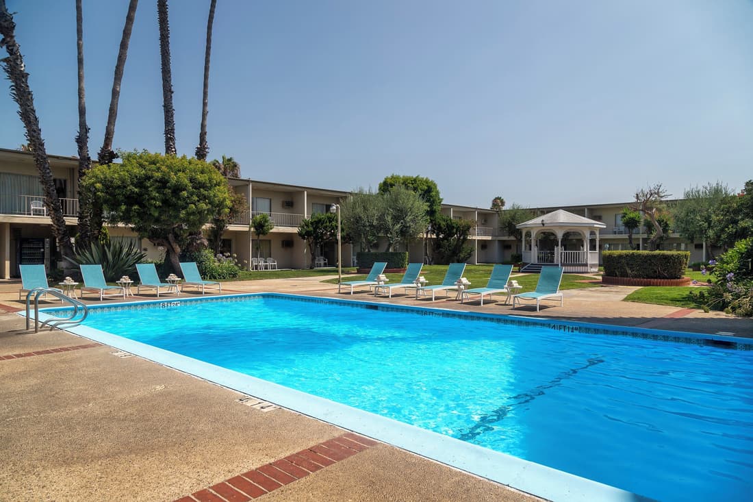 Golden Sails Hotel