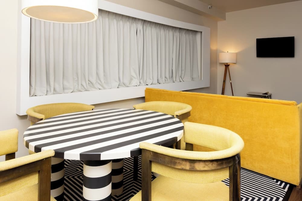 Crest Hotel Suites