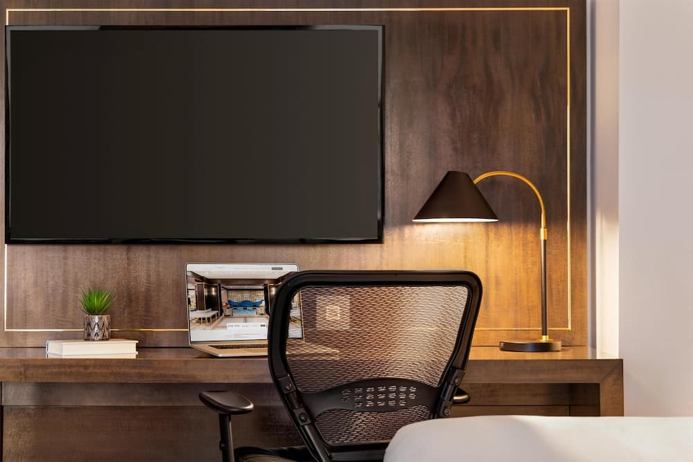 Martinique New York on Broadway, Curio Collection by Hilton