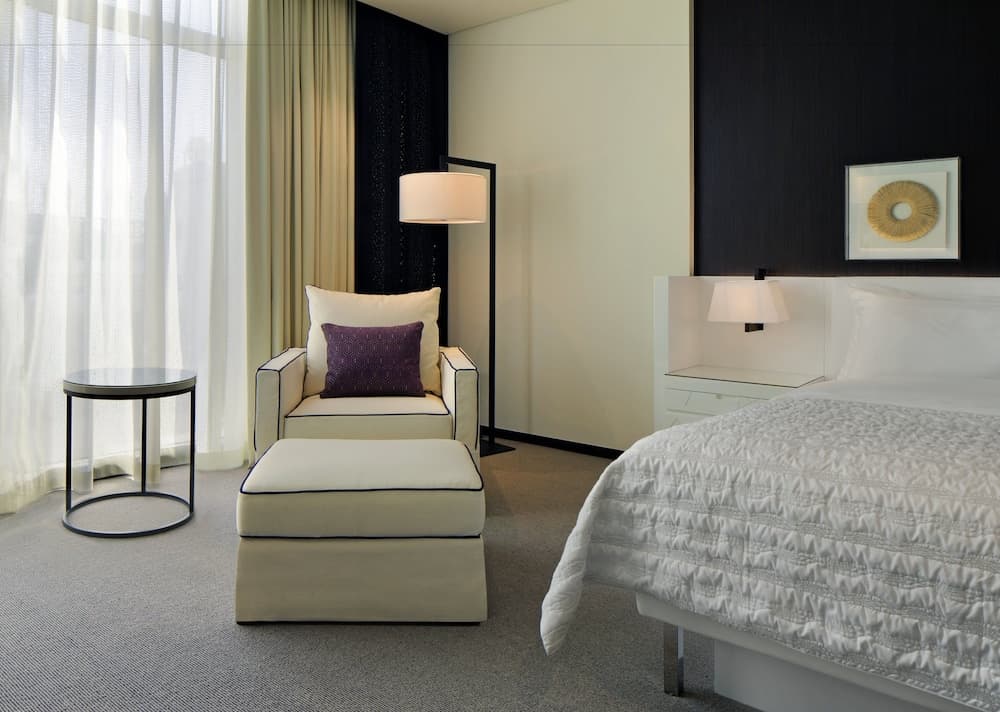 Le Meridien Dubai Hotel & Conference Centre