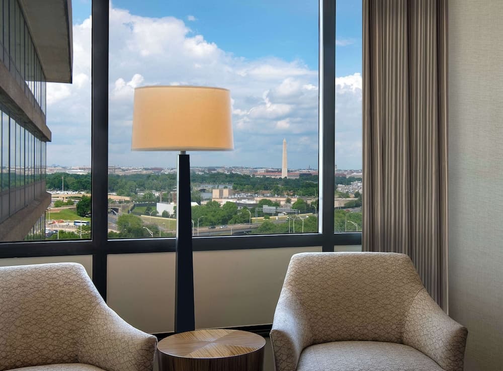 DoubleTree by Hilton Washington DC - Crystal City