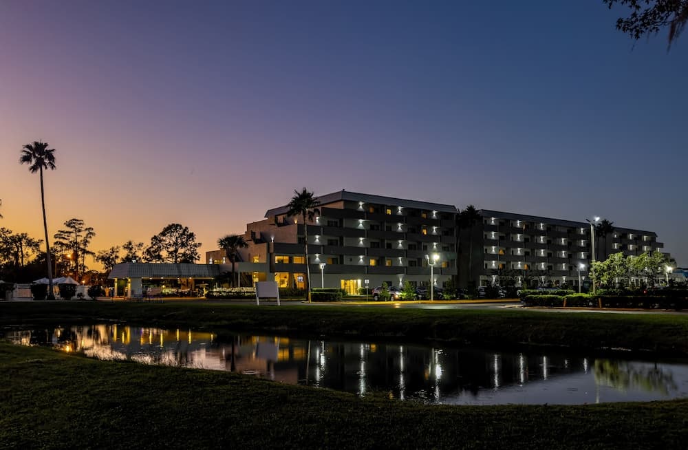 Palazzo Lakeside Hotel