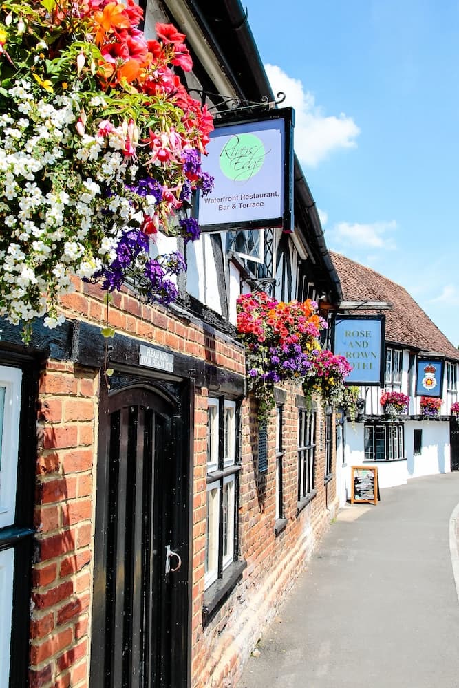 Legacy Rose and Crown Hotel