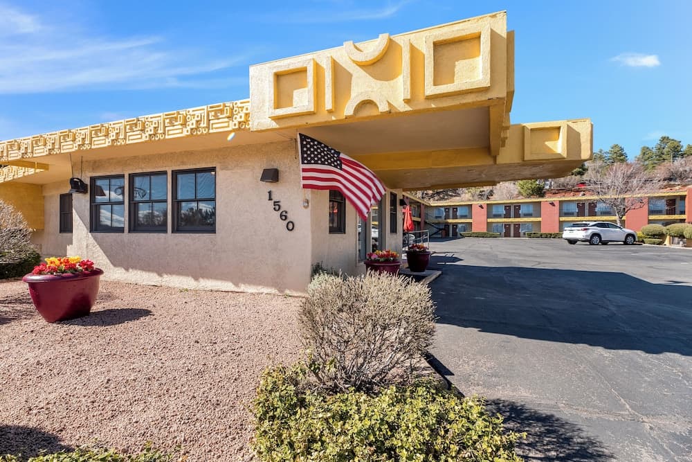 Kings House Motor Hotel, a Dazzler Select by Wyndham