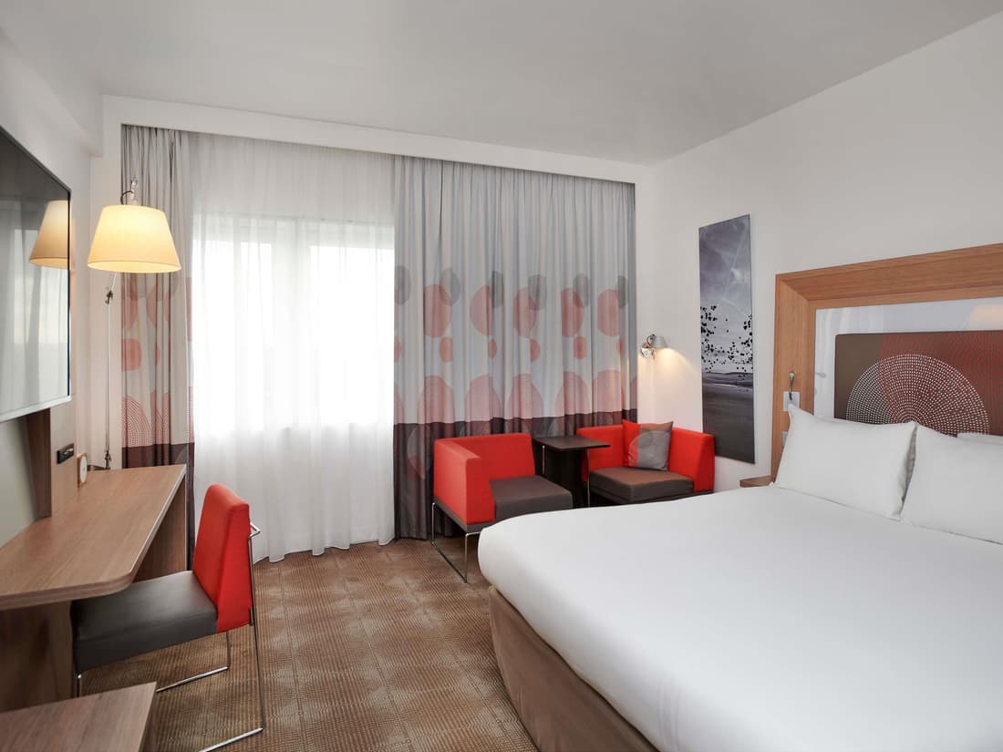 Novotel London West