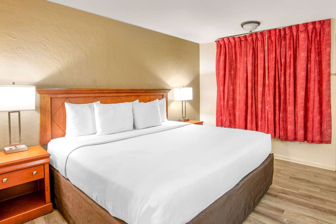 Econo Lodge  Inn & Suites Durango
