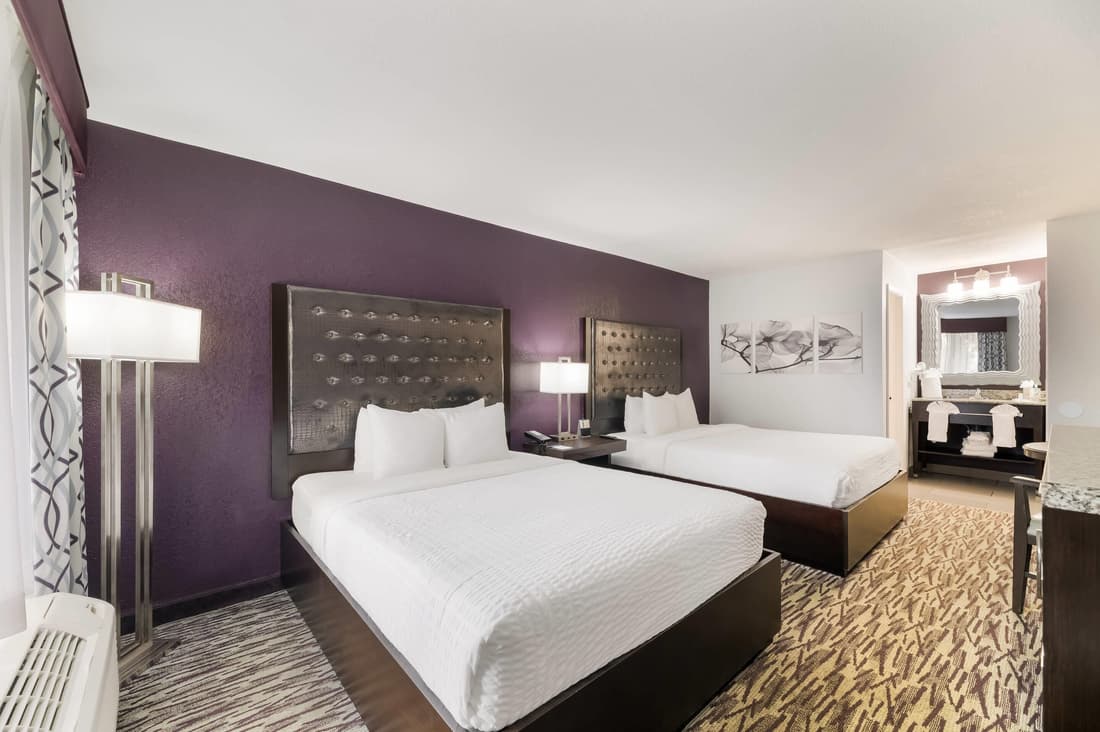 Clarion Inn & Suites Across From Universal Orlando Resort