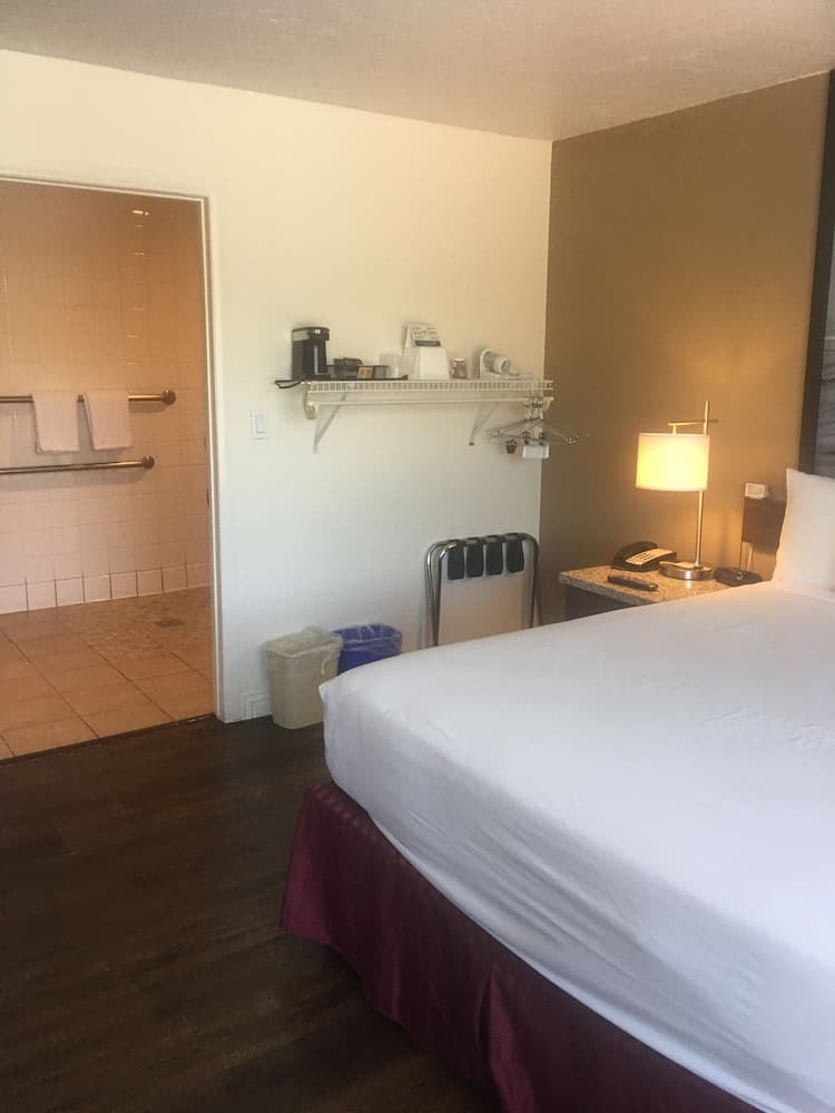 Kings Inn Anaheim at the Park & Convention Center