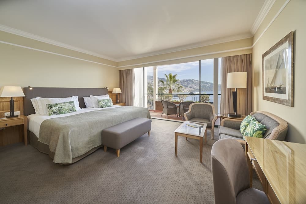 The Cliff Bay, by PortoBay