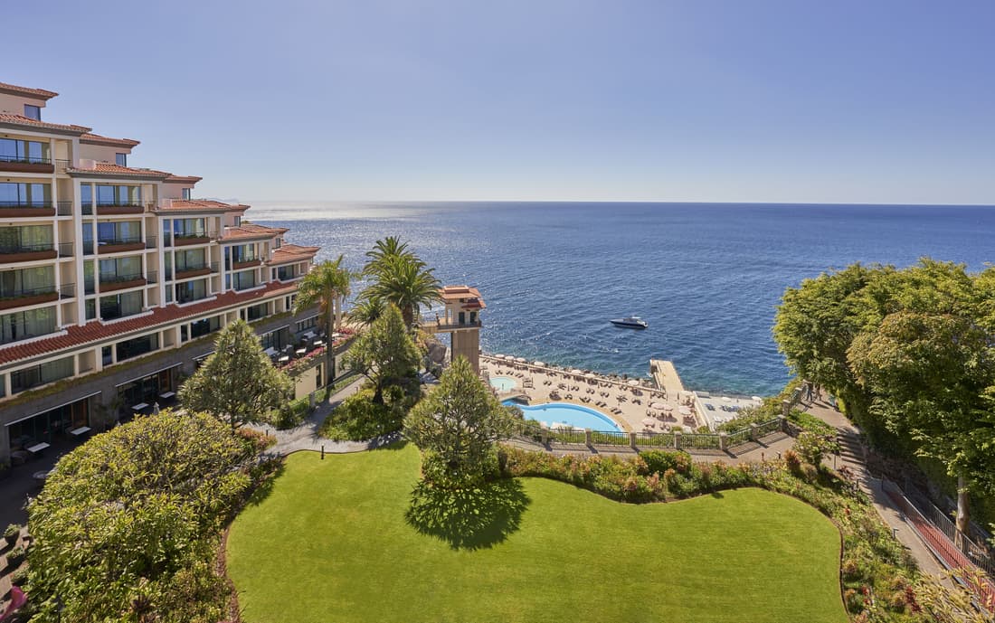 The Cliff Bay, by PortoBay