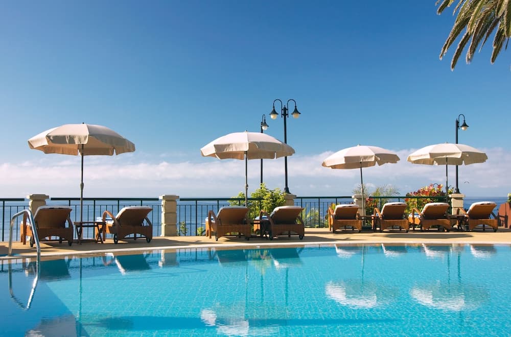 The Cliff Bay, by PortoBay