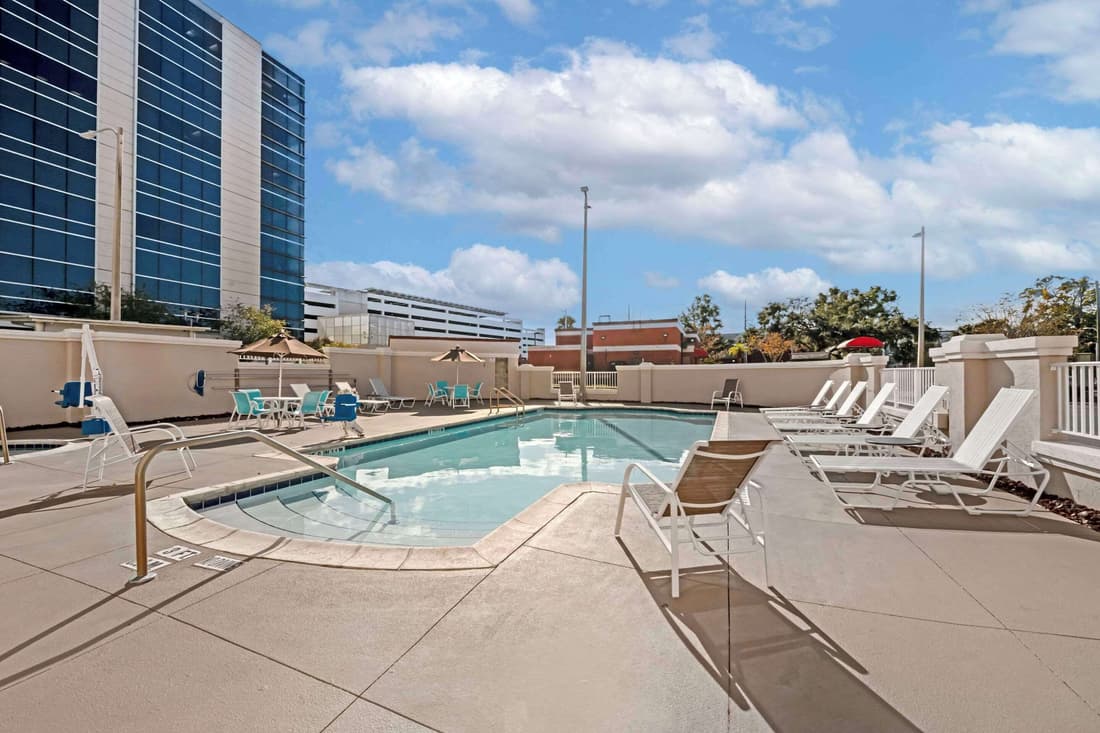 Comfort Suites Downtown