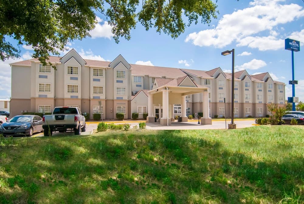 Microtel Inn & Suites by Wyndham Scott/Lafayette