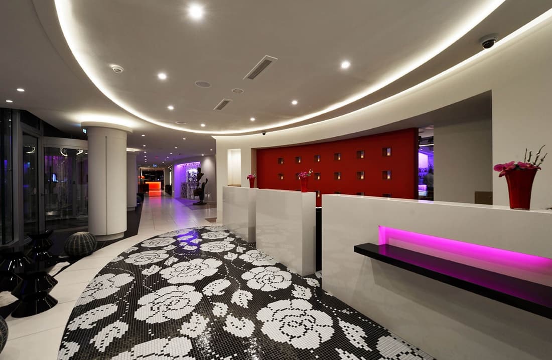 Hotel N'vY