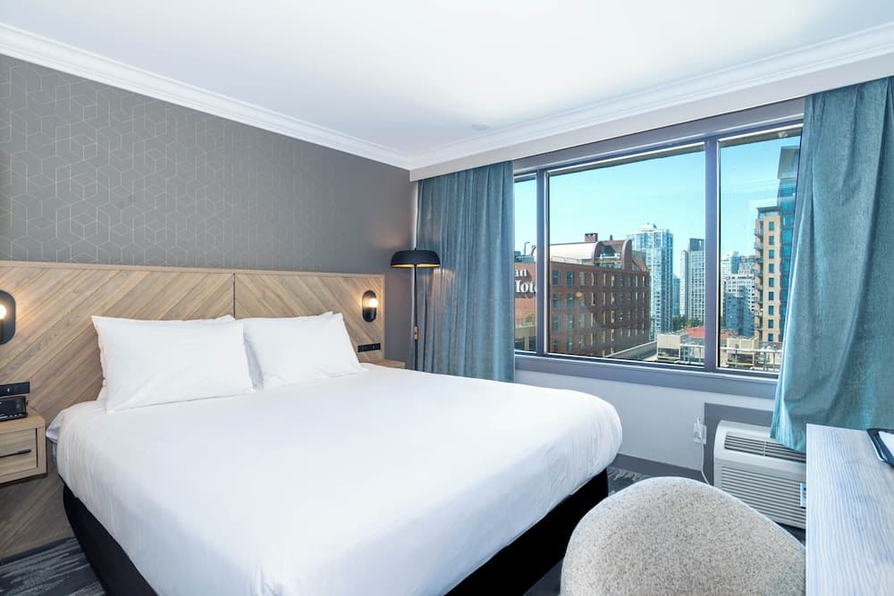 Sandman Signature Vancouver Downtown Hotel