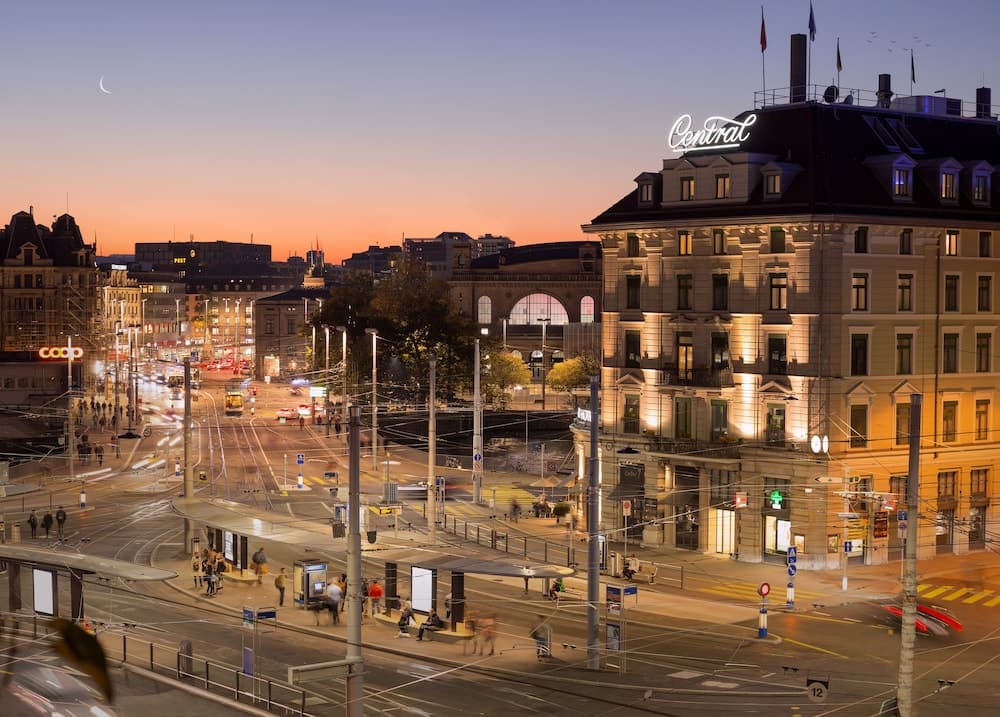 Central Plaza Hotel