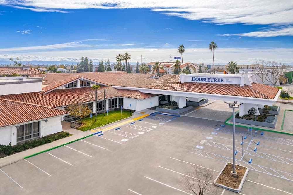 DoubleTree by Hilton Hotel Bakersfield