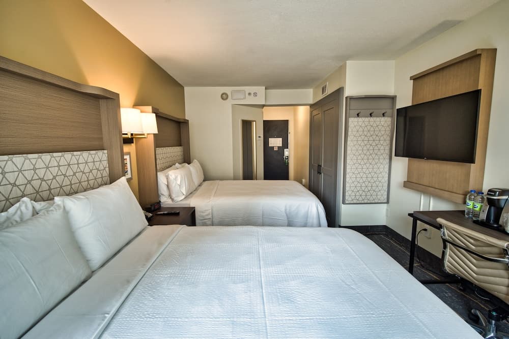 Holiday Inn Toronto Downtown Centre by IHG
