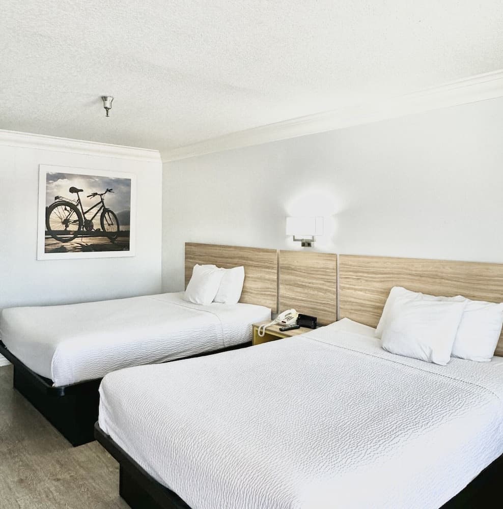 Days Inn by Wyndham Near City Of Hope