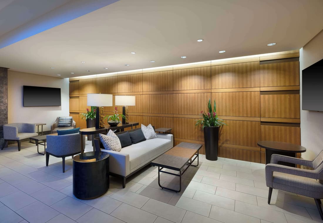 Hilton Indianapolis Hotel & Suites