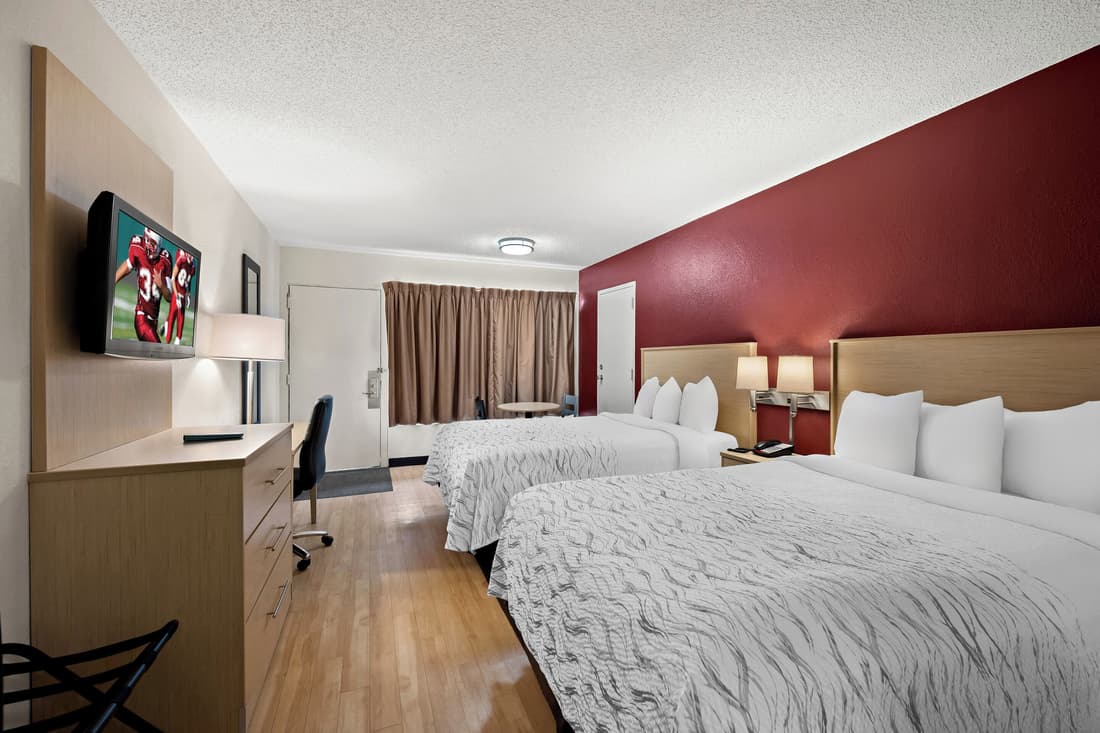 Red Roof Inn PLUS+ & Suites Naples Downtown-5th Ave S