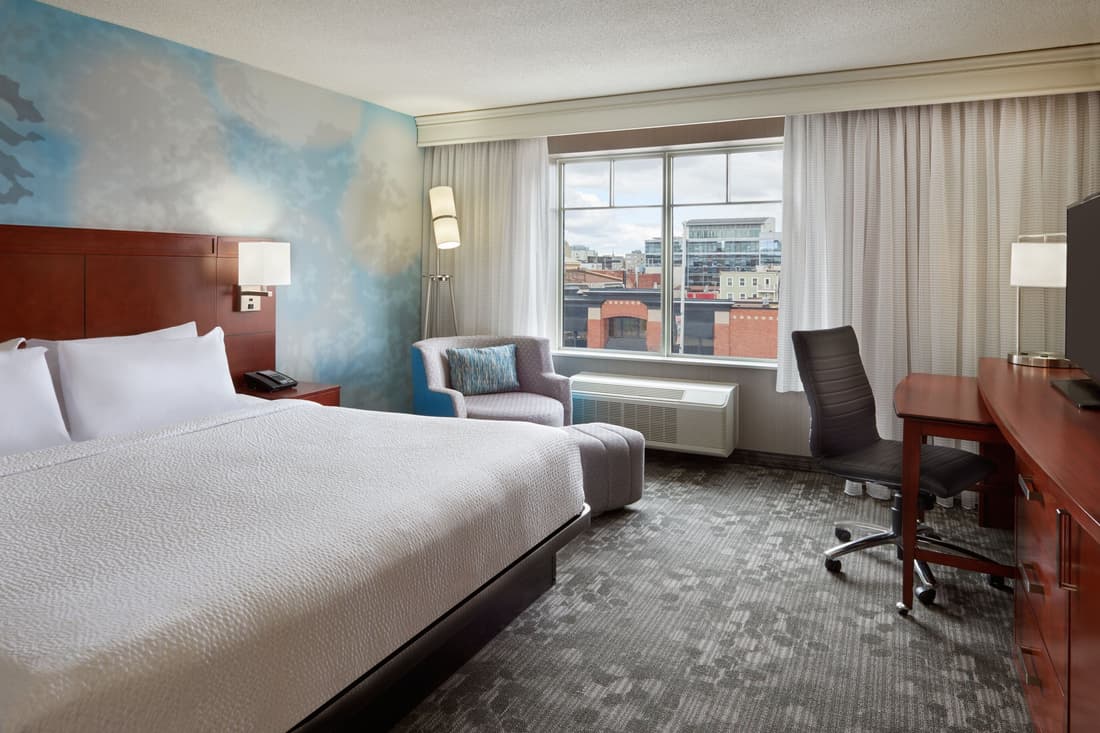 Courtyard by Marriott Downtown Ottawa