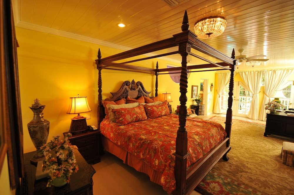Graycliff Hotel And Restaurant
