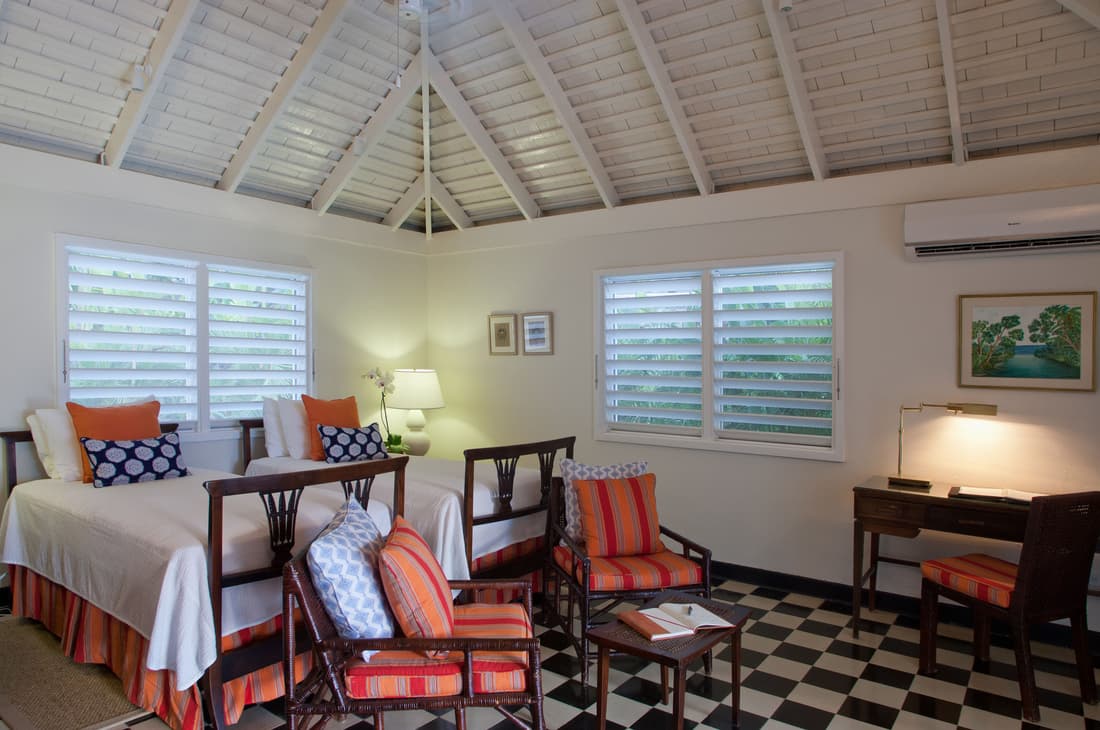 Round Hill Hotel And Villas