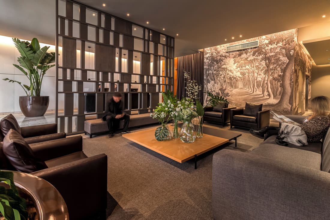 Broadway Hotel & Suites