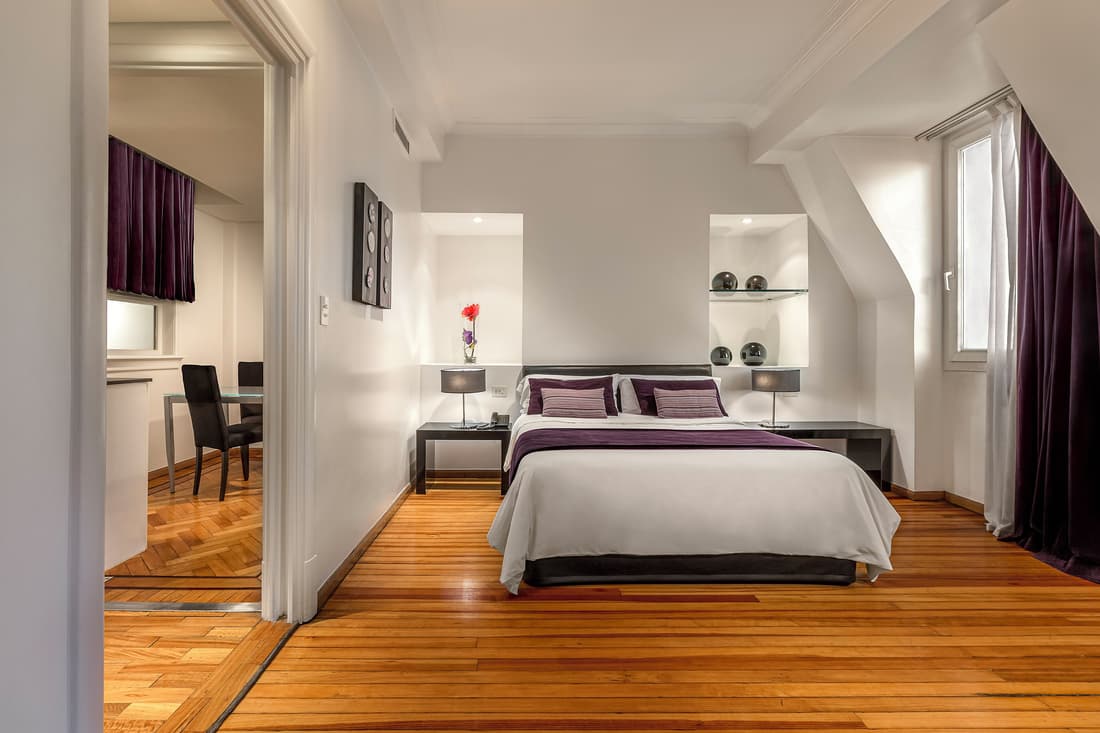 Broadway Hotel & Suites