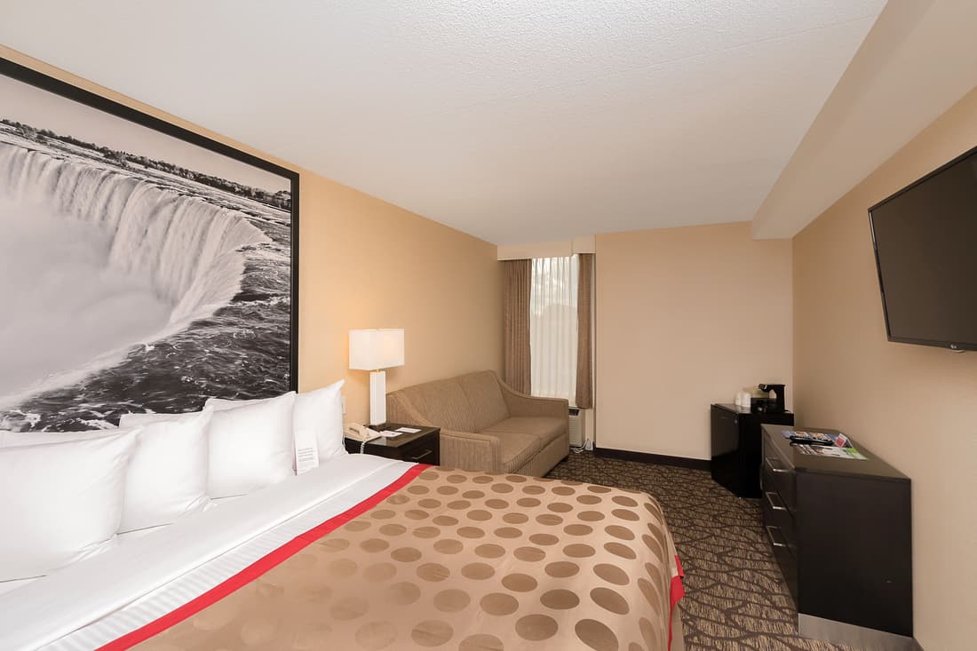 Ramada by Wyndham Niagara Falls Near the Falls