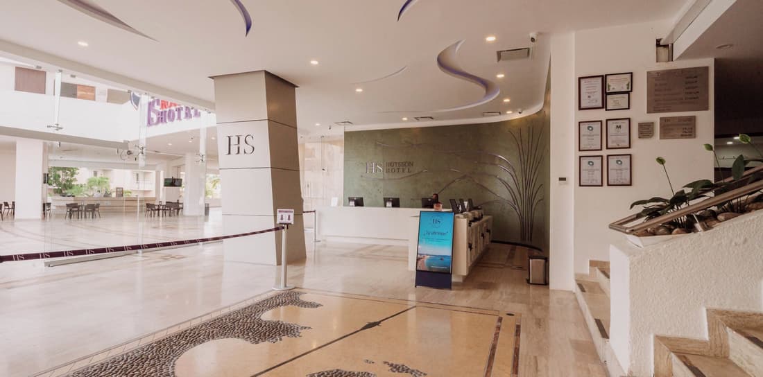 HS HOTSSON Hotel Acapulco