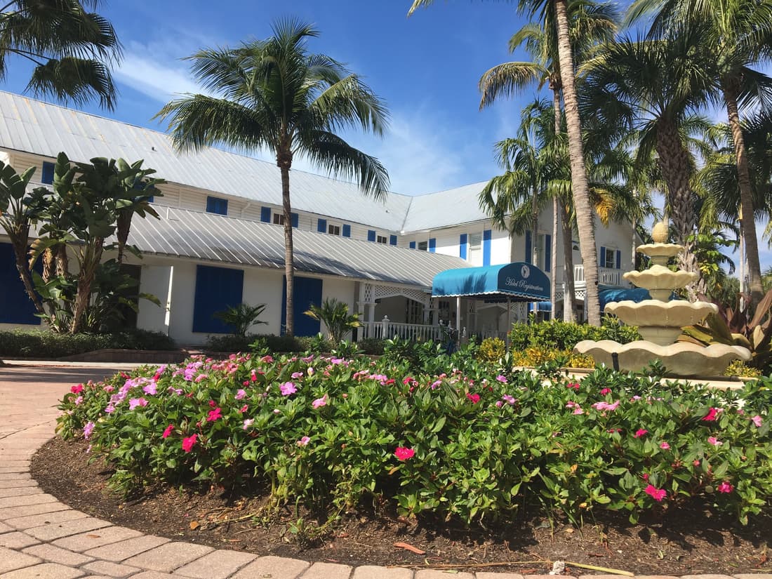 Olde Marco Island Inn and Suites