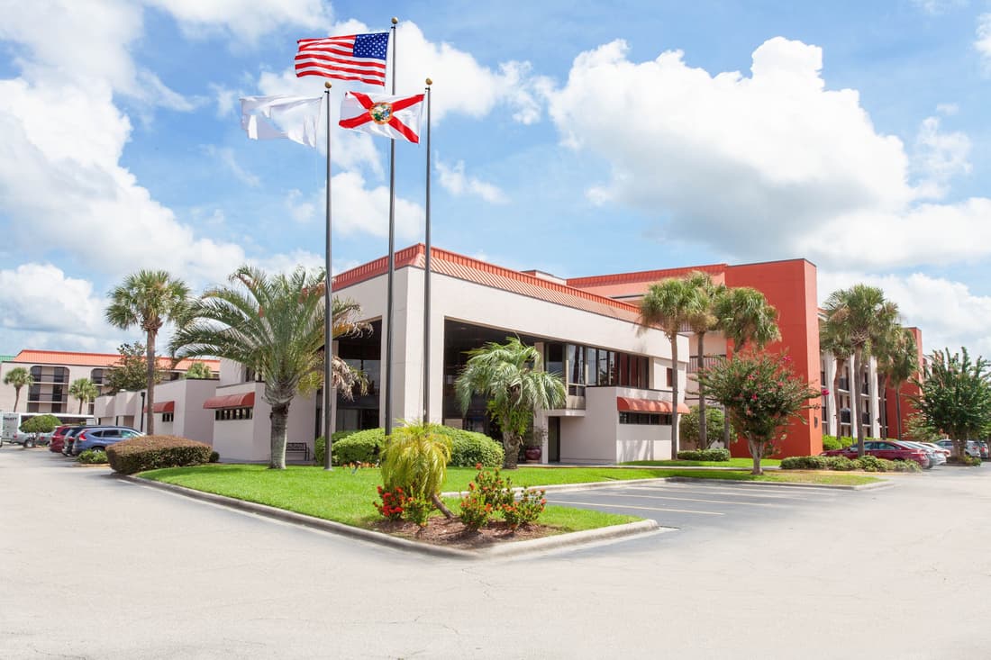 Grand Hotel Orlando at Universal Blvd - Shuttle to Theme Parks