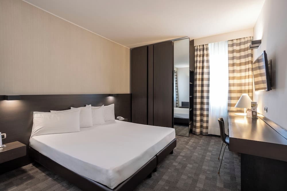 Hotel Ovest