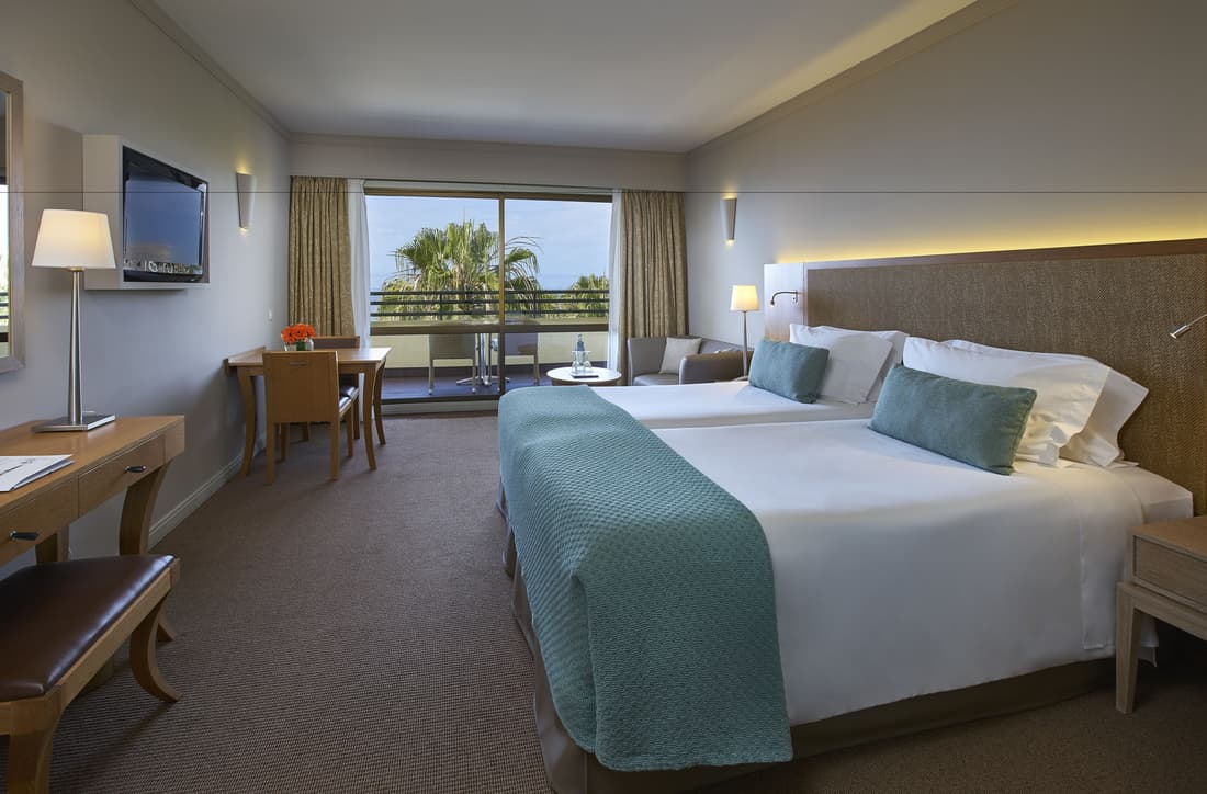 Suite Hotel Eden Mar, by PortoBay